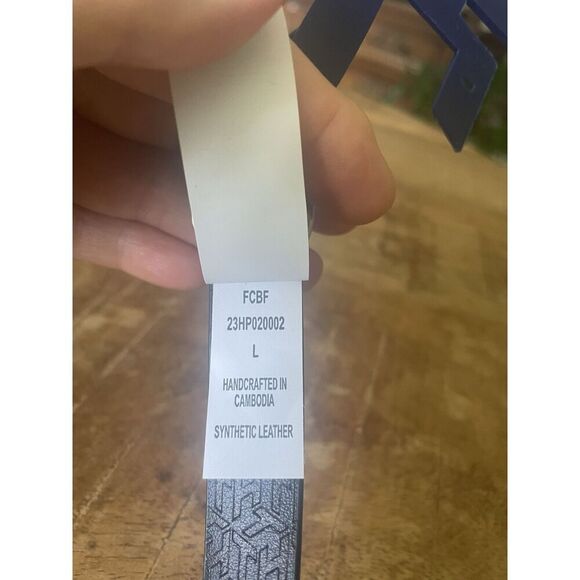 Tommy Hilfiger Women’s Black Tan Reversible Belt size L Logo Buckle NWT - Picture 4 of 4